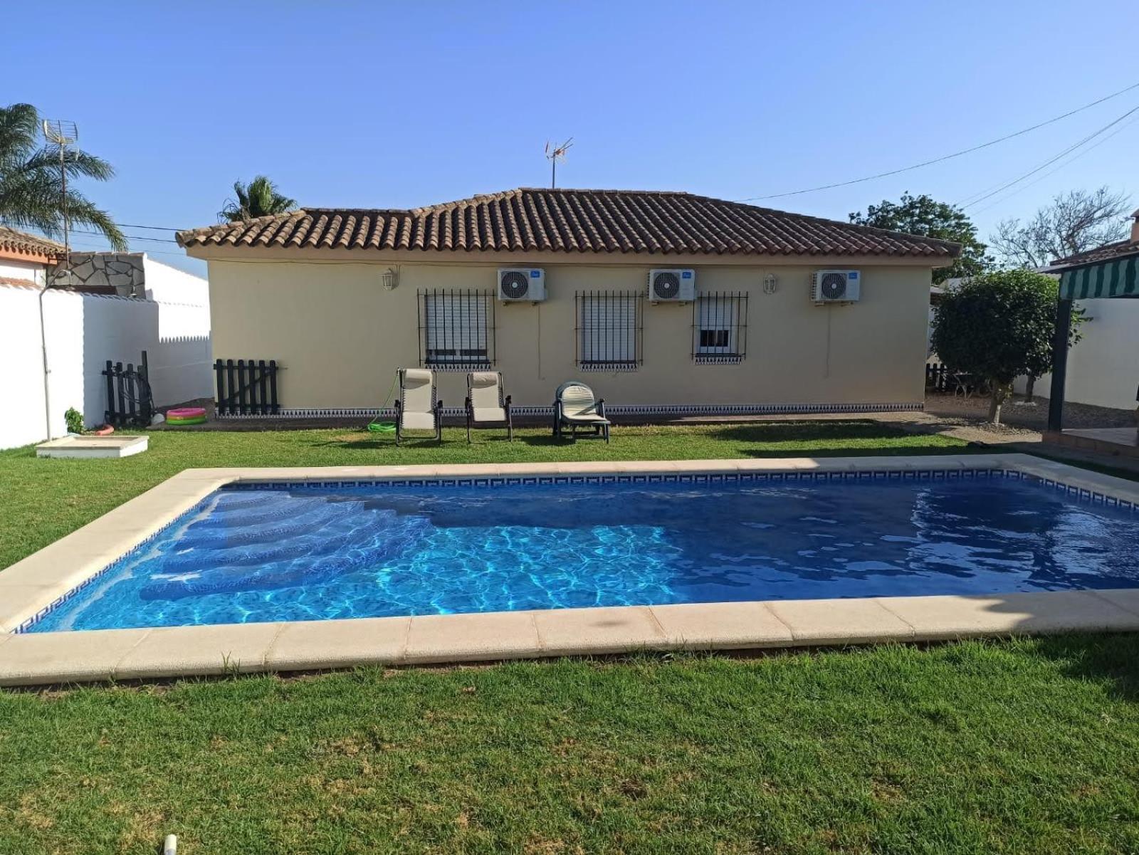 Holiday home Casa Chiclana Con Piscina Privada *